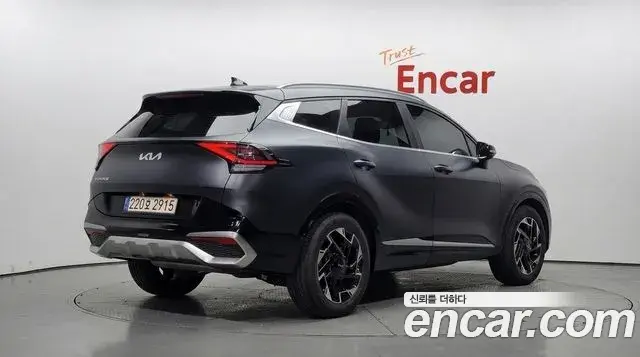 Kia Sportage 2023 — Фото 2/20