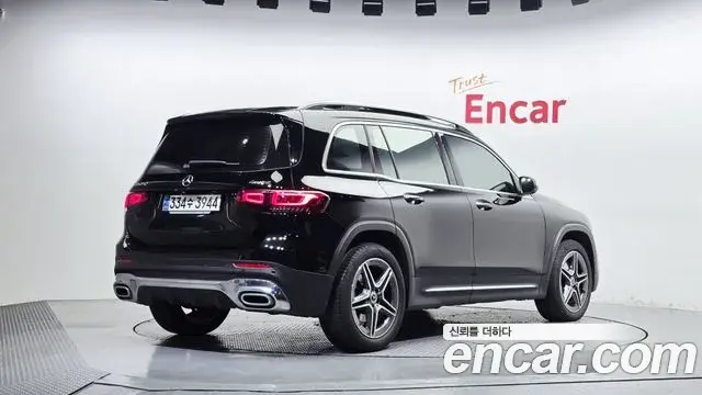 Mercedes-Benz GLB-Class 2023 — Фото 2/20