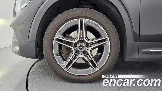 Mercedes-Benz GLB-Class 2023 — Фото 5/20