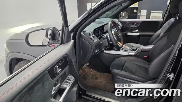 Mercedes-Benz GLB-Class 2023 — Фото 10/20