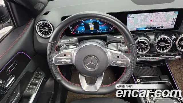 Mercedes-Benz GLB-Class 2023 — Фото 13/20