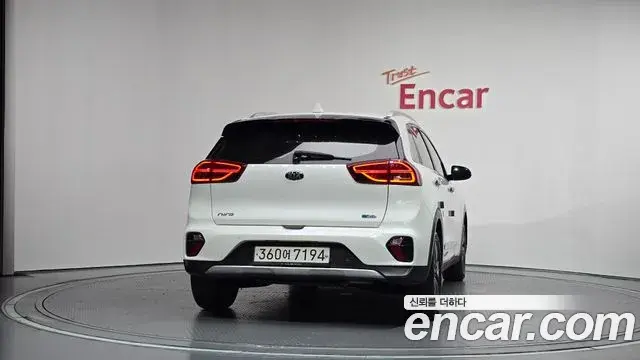 Kia Niro 2019 — Фото 4/20