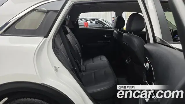 Kia Niro 2019 — Фото 11/20