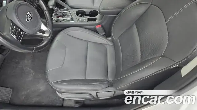 Kia Niro 2019 — Фото 18/20