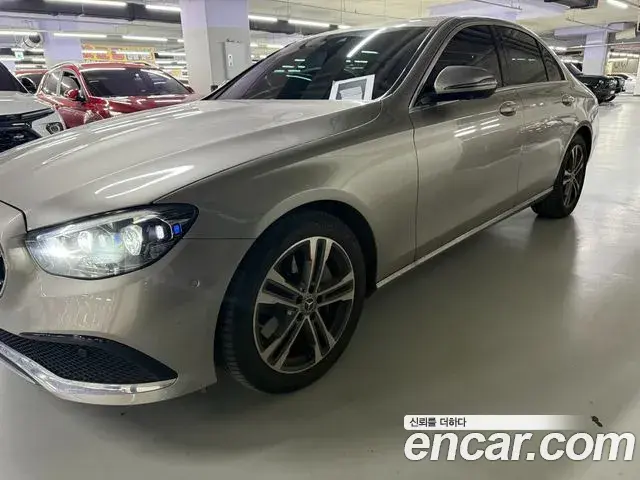 Mercedes-Benz E-Class 2022 — Фото 9/19