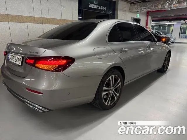 Mercedes-Benz E-Class 2022 — Фото 1/19