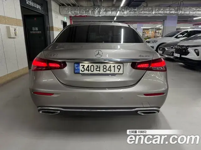 Mercedes-Benz E-Class 2022 — Фото 3/19