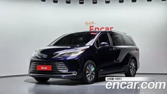 Toyota Sienna 2021 — Фото 11/20