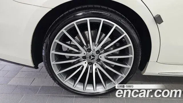 Mercedes-Benz S-Class 2022 — Фото 5/20