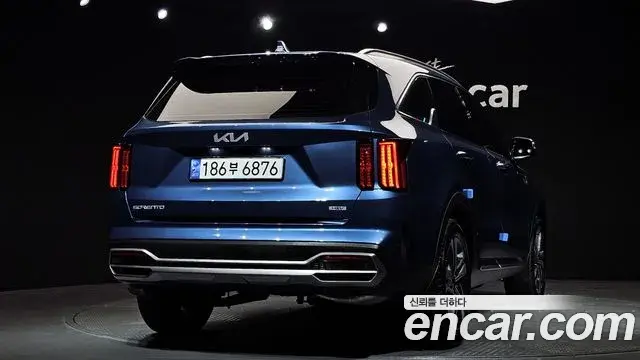 Kia Sorento 2023 — Фото 2/20