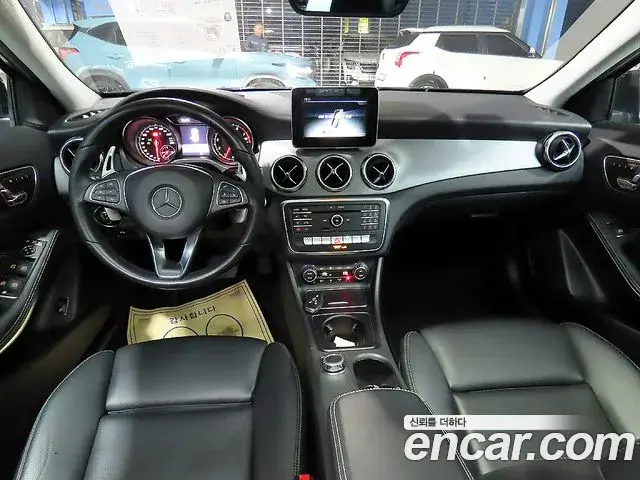 Mercedes-Benz GLA-Class 2019 — Photo 4/20