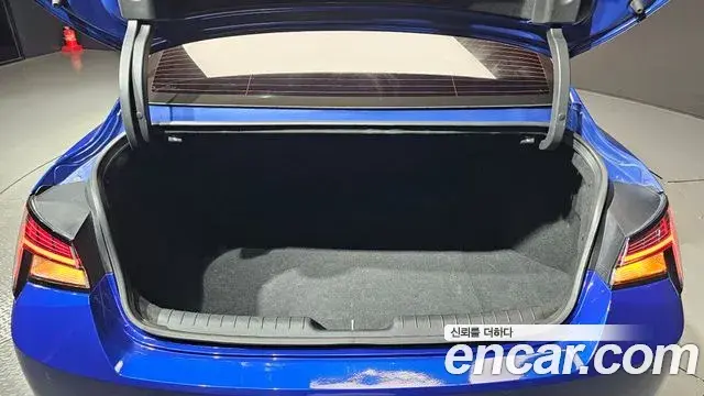 Hyundai The New Avante Hybrid 2021 — Şəkil 8/20