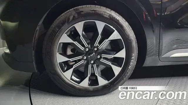 Kia Carnival 2022 — Фото 4/20