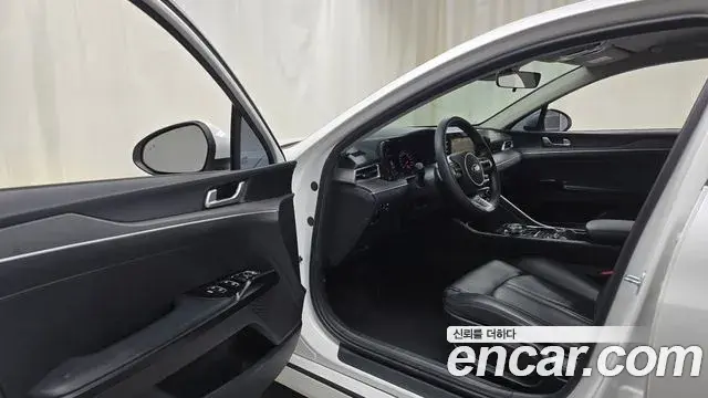 Kia K5 2021 — Şəkil 14/20