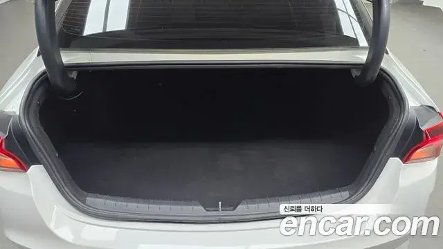 Kia K5 2021 — Şəkil 8/20