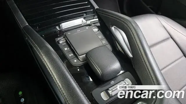 Mercedes-Benz GLE-Class 2019 — Photo 17/20