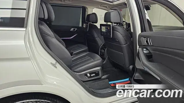 BMW X7 2022 — Şəkil 14/20