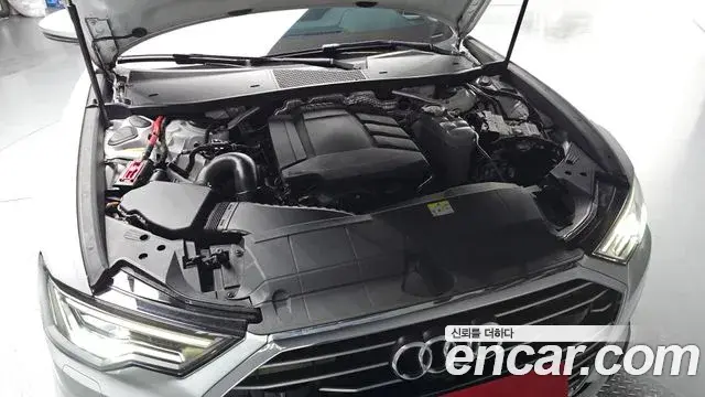 Audi A6 2021 — ფოტო 14/20