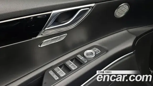Genesis GV80 2022 — ფოტო 17/20