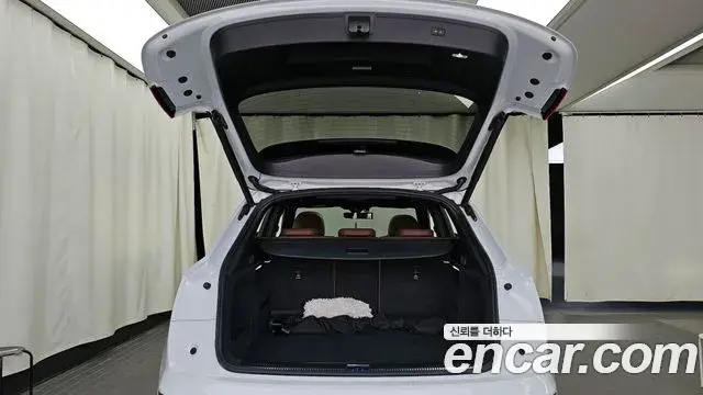 Audi Q5 2020 — Şəkil 16/20
