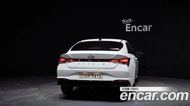 Hyundai The New Avante Hybrid 2022 — ფოტო 22/23