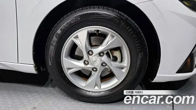 Hyundai The New Avante Hybrid 2022 — ფოტო 8/23