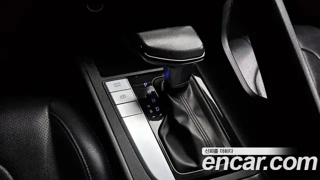 Hyundai The New Avante Hybrid 2022 — ფოტო 14/23