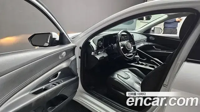 Hyundai The New Avante Hybrid 2022 — ფოტო 12/23