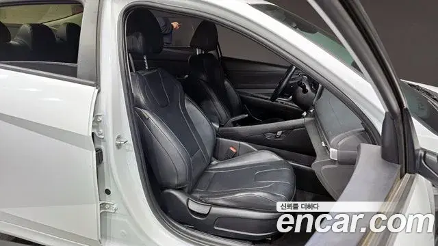 Hyundai The New Avante Hybrid 2022 — ფოტო 10/23