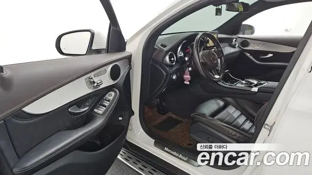 Mercedes-Benz GLC-Class 2018 — Şəkil 8/20