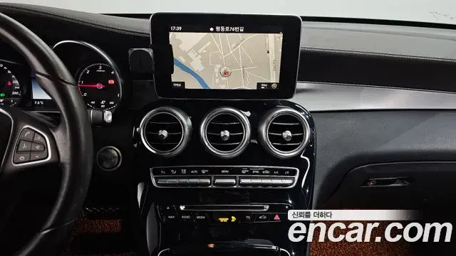 Mercedes-Benz GLC-Class 2018 — Şəkil 13/20