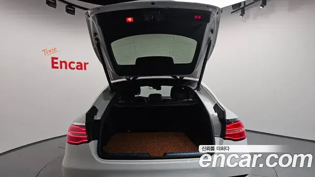 Mercedes-Benz GLC-Class 2018 — Şəkil 14/20