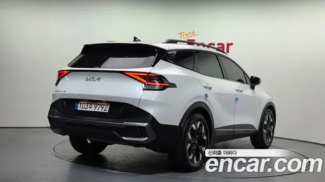 Kia Sportage 2023 — Фото 2/20