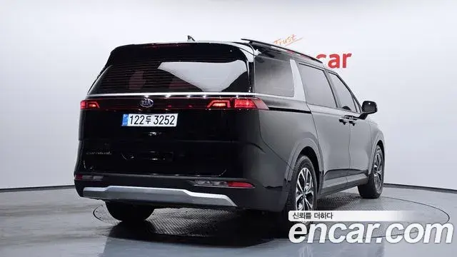 Kia Carnival 2021 — Фото 2/20