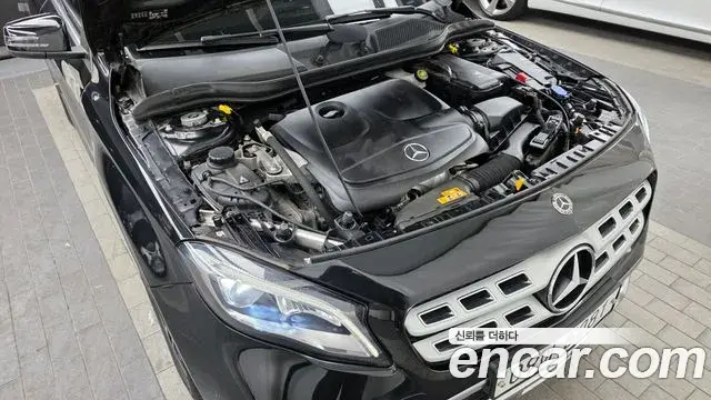 Mercedes-Benz GLA-Class 2018 — Şəkil 6/20