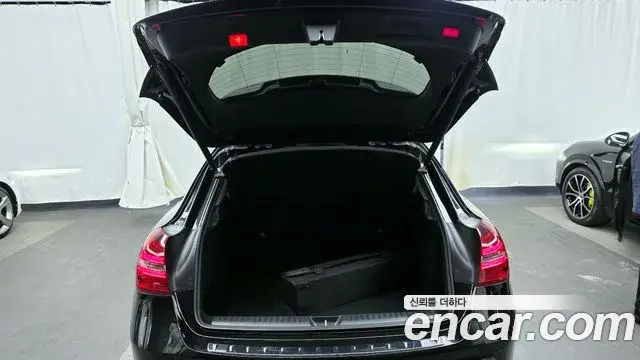 Mercedes-Benz GLA-Class 2018 — Şəkil 14/20