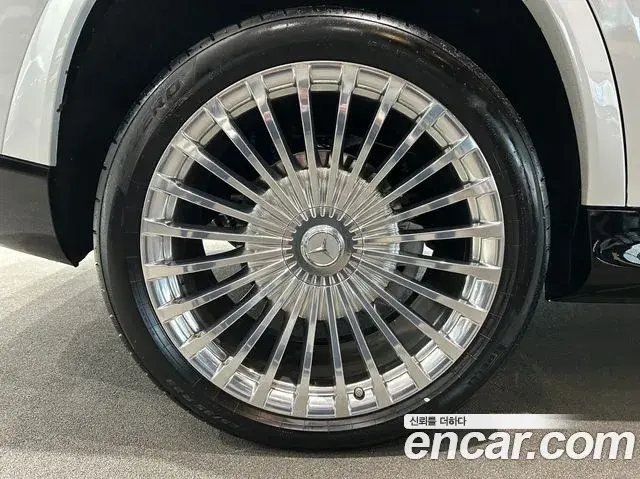 Mercedes-Benz GLS-Class 2025 — Фото 4/18