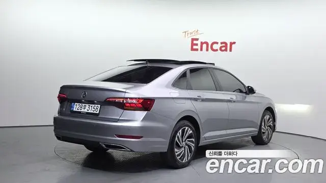 Volkswagen Jetta 2020 — ფოტო 12/20