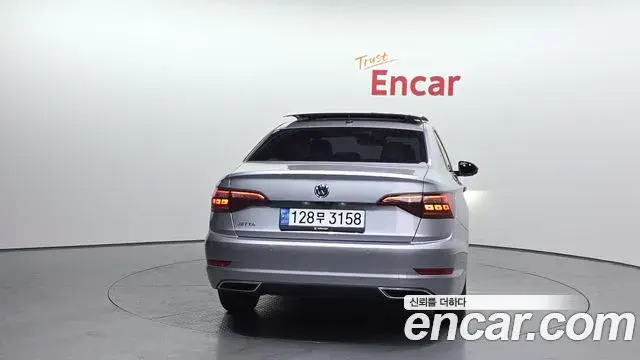 Volkswagen Jetta 2020 — ფოტო 10/20