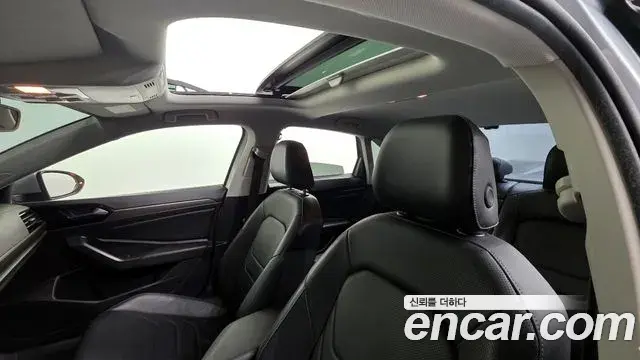 Volkswagen Jetta 2020 — ფოტო 9/20