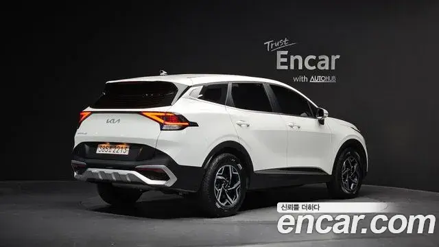 Kia Sportage 2022 — ფოტო 13/20