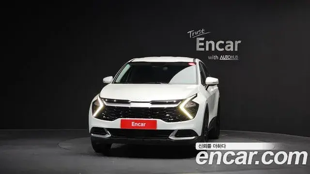 Kia Sportage 2022 — ფოტო 17/20
