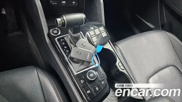 Kia Sportage 2022 — ფოტო 1/20