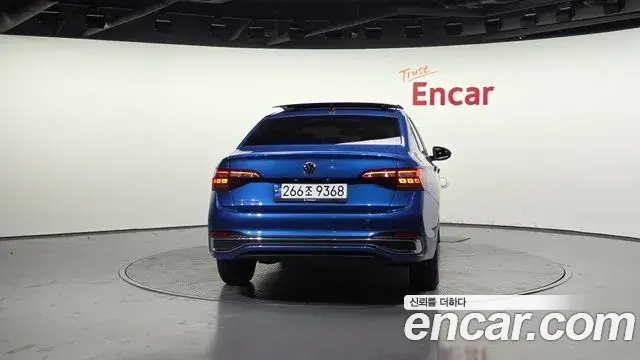 Volkswagen Jetta 2024 — Şəkil 12/20