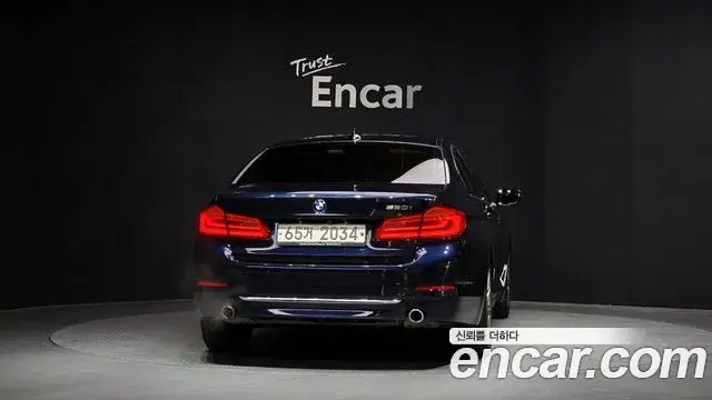 BMW 5 Series 2019 — Photo 17/20