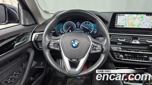 BMW 5 Series 2019 — Photo 9/20