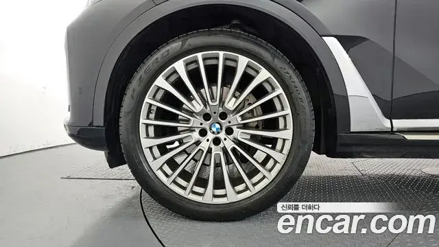 BMW X7 2020 — Şəkil 15/20