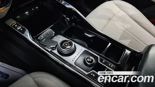 Kia Sorento 2022 — Фото 9/20