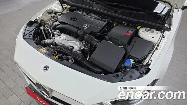 Mercedes-Benz A-Class 2020 — Photo 19/20