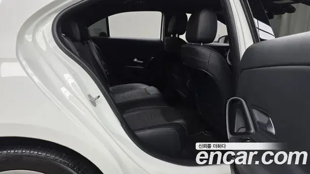 Mercedes-Benz A-Class 2020 — Photo 18/20